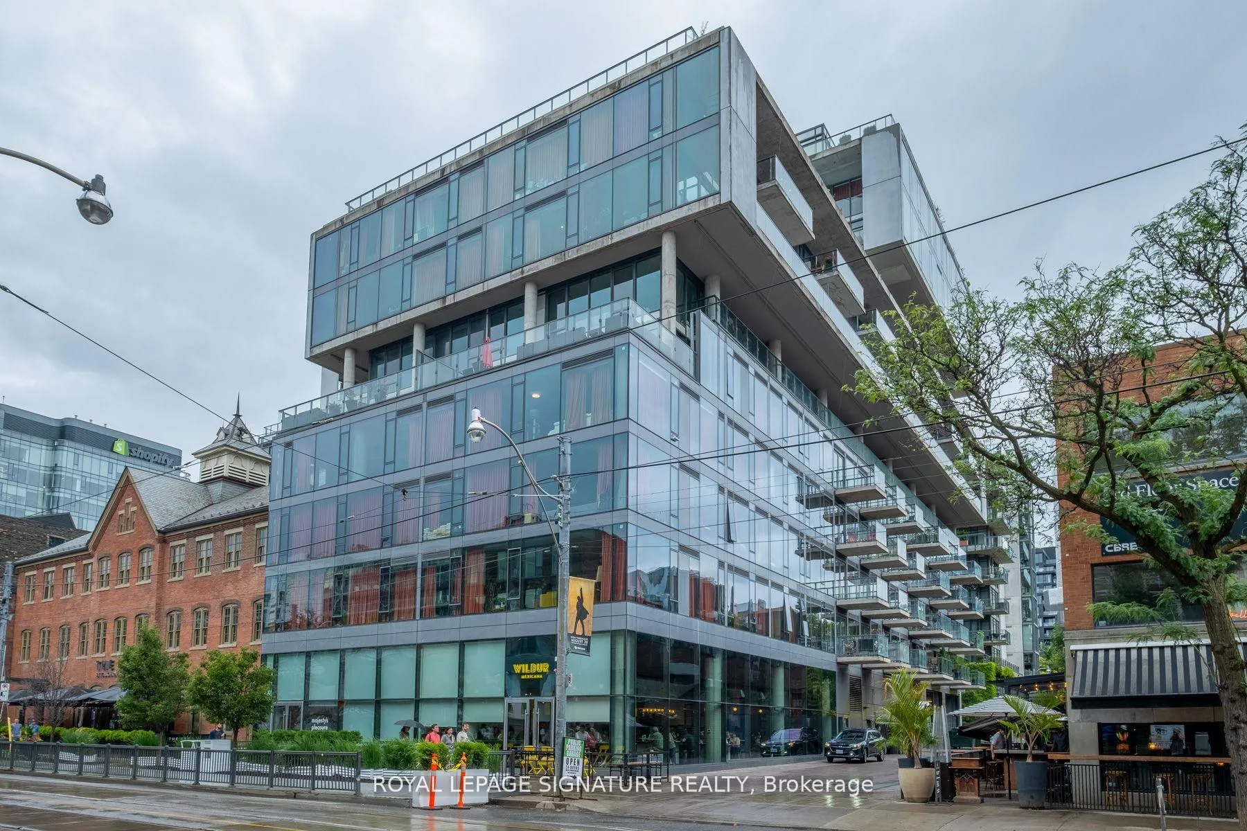 Front of Unit 614, 560 King Street W