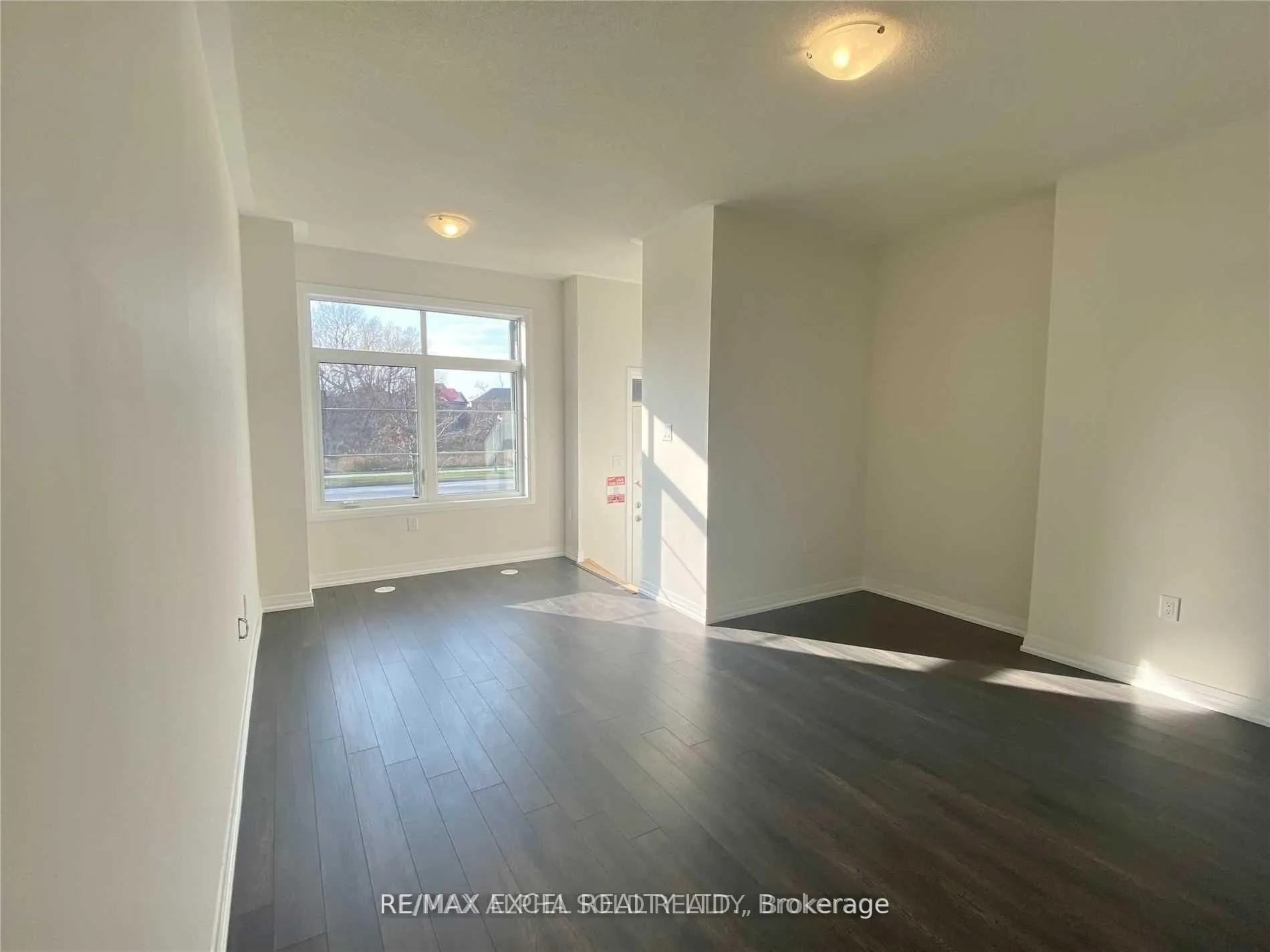 Photo 2 of 51 Saigen Lane, Markham, Box Grove — HOMEH
