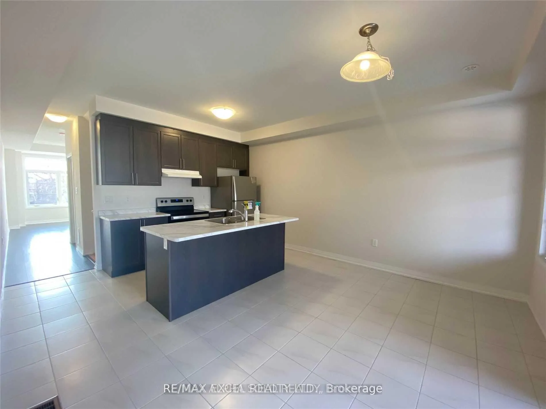 Photo 6 of 51 Saigen Lane, Markham, Box Grove — HOMEH