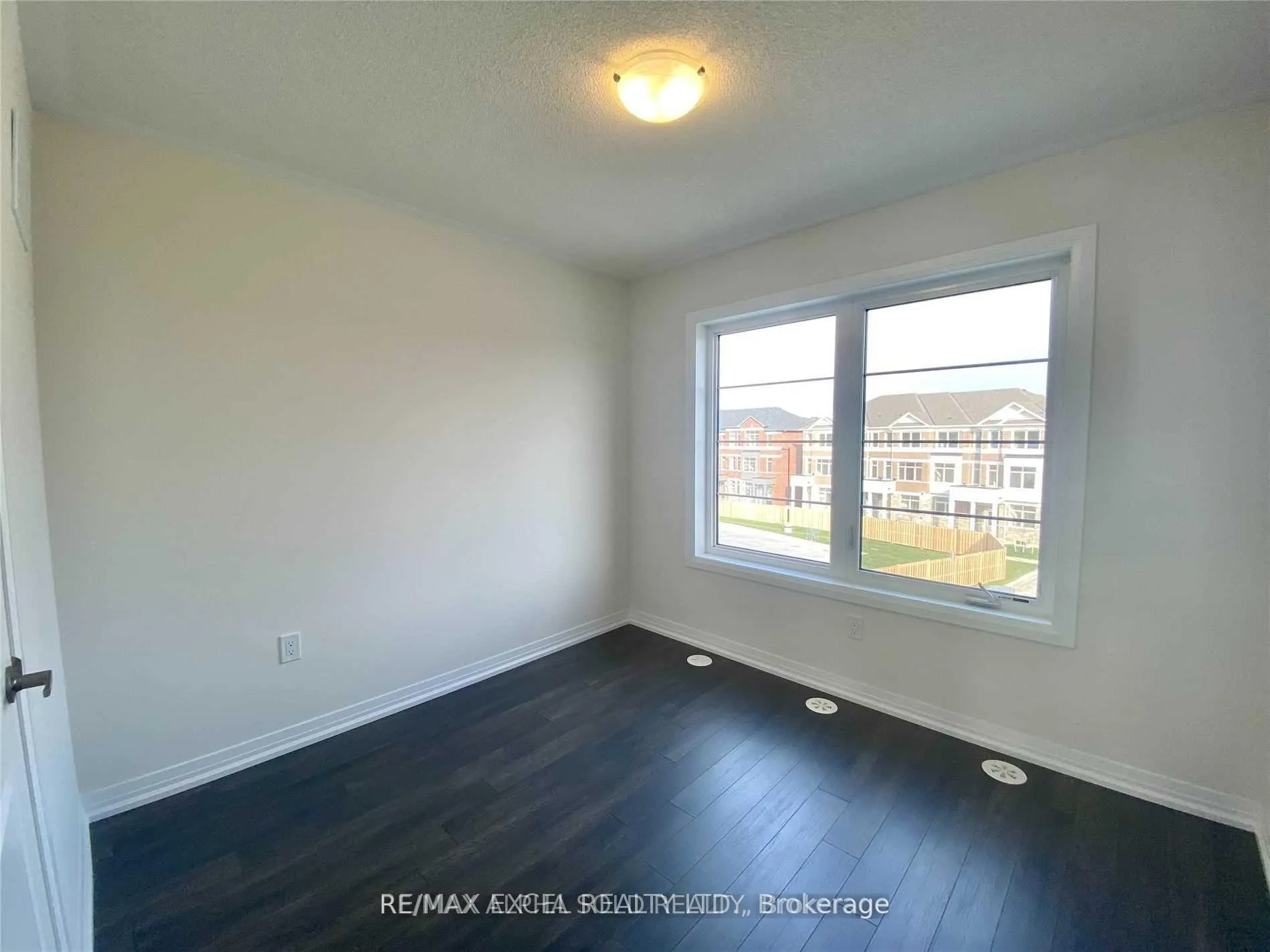 Photo 10 of 51 Saigen Lane, Markham, Box Grove — HOMEH