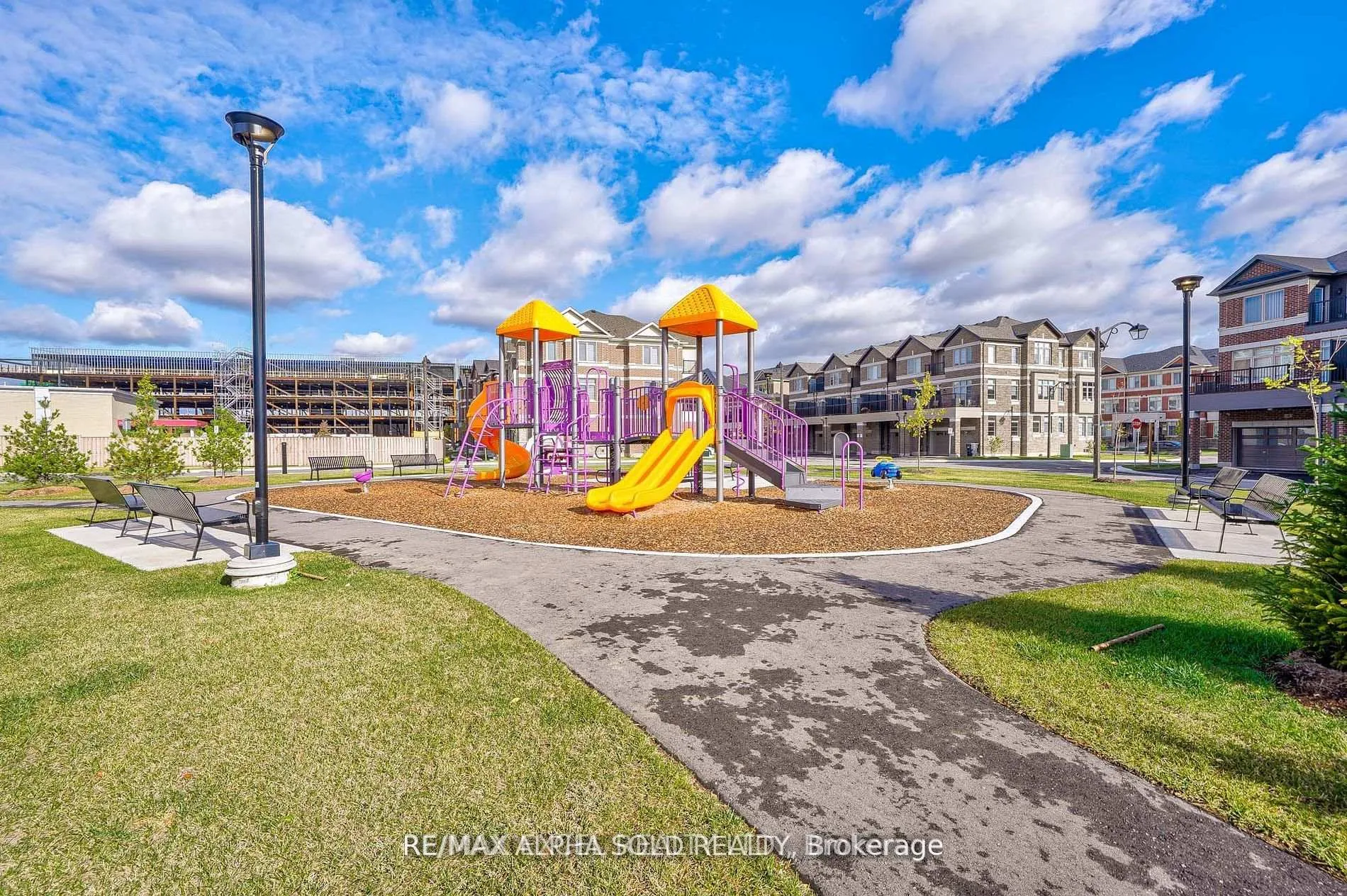 Photo 16 of 51 Saigen Lane, Markham, Box Grove — HOMEH