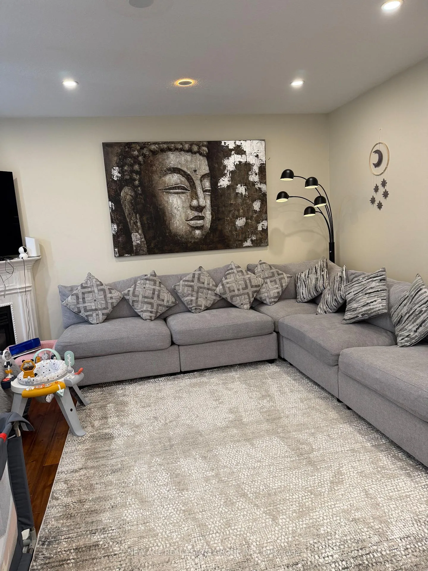Photo 3 of 16 Linke Place, Guelph, Grange Road — HOMEH