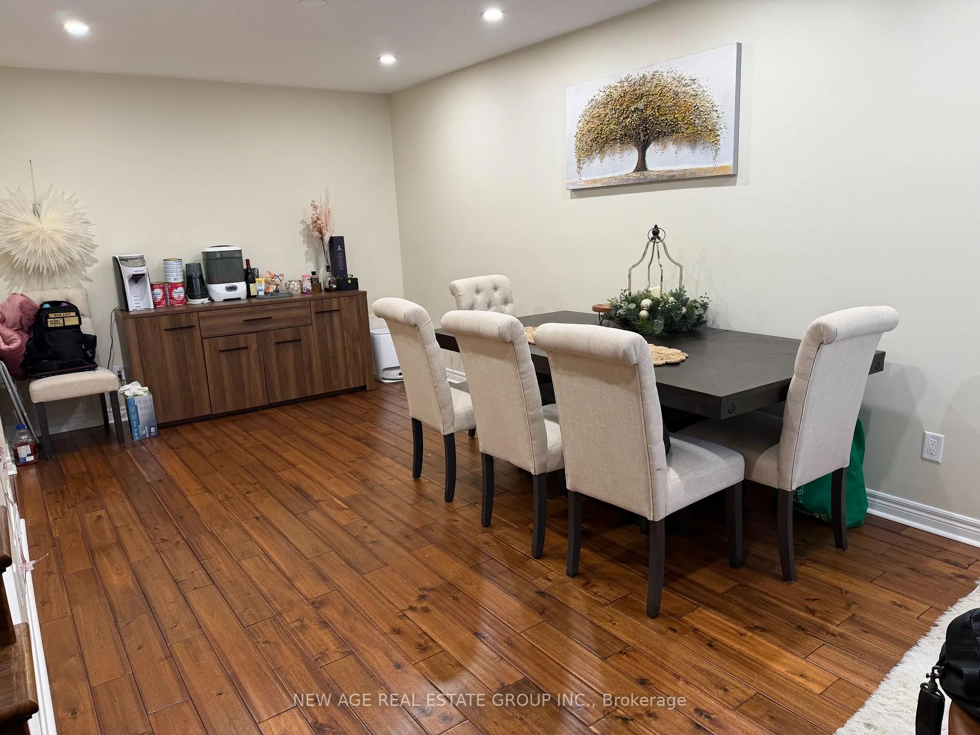 Photo 6 of 16 Linke Place, Guelph, Grange Road — HOMEH