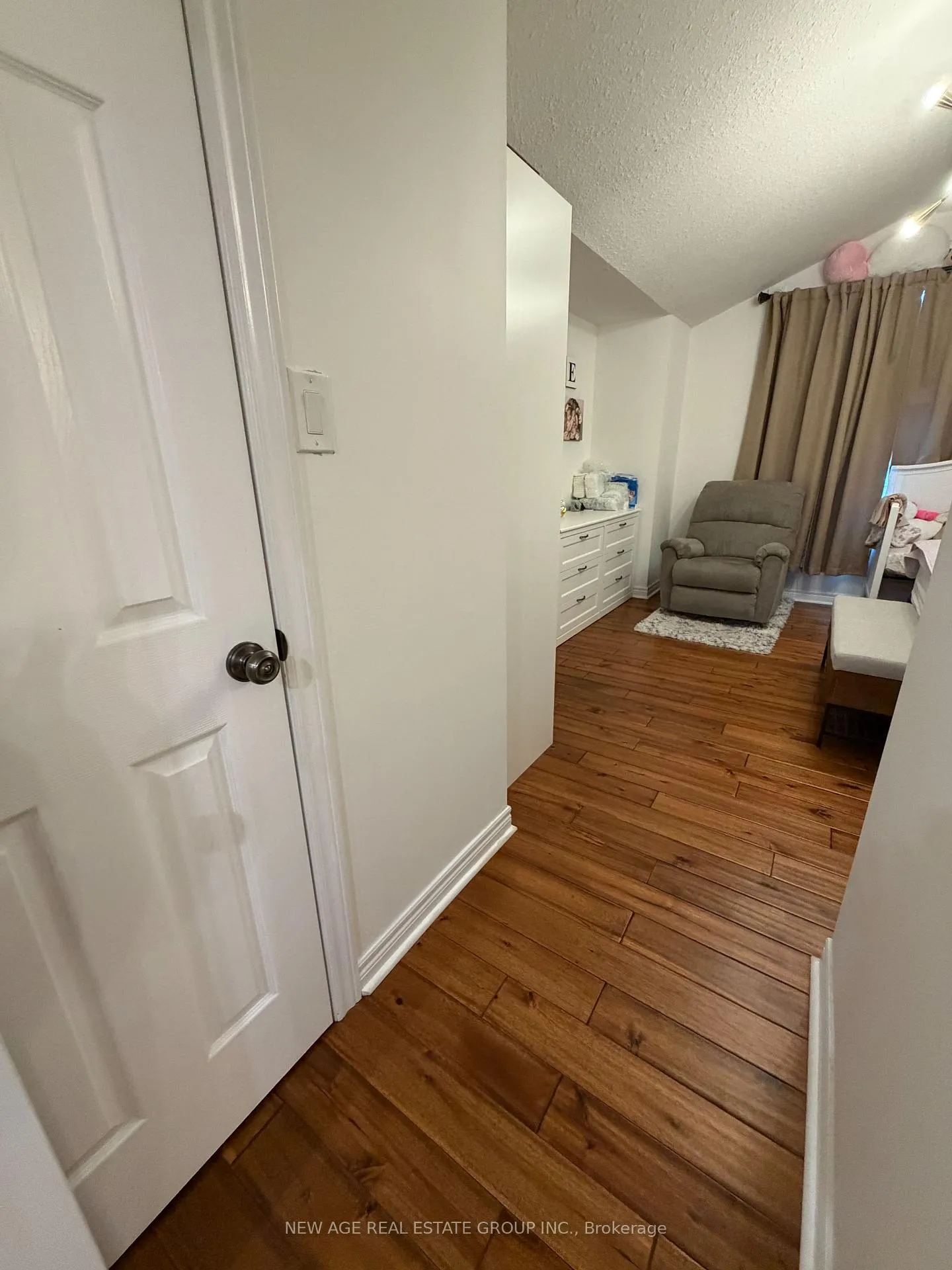 Photo 9 of 16 Linke Place, Guelph, Grange Road — HOMEH