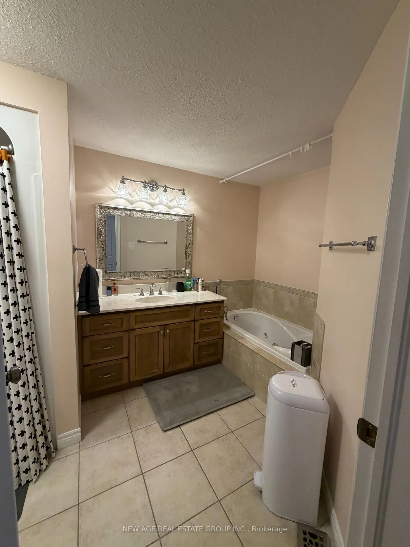 Photo 10 of 16 Linke Place, Guelph, Grange Road — HOMEH