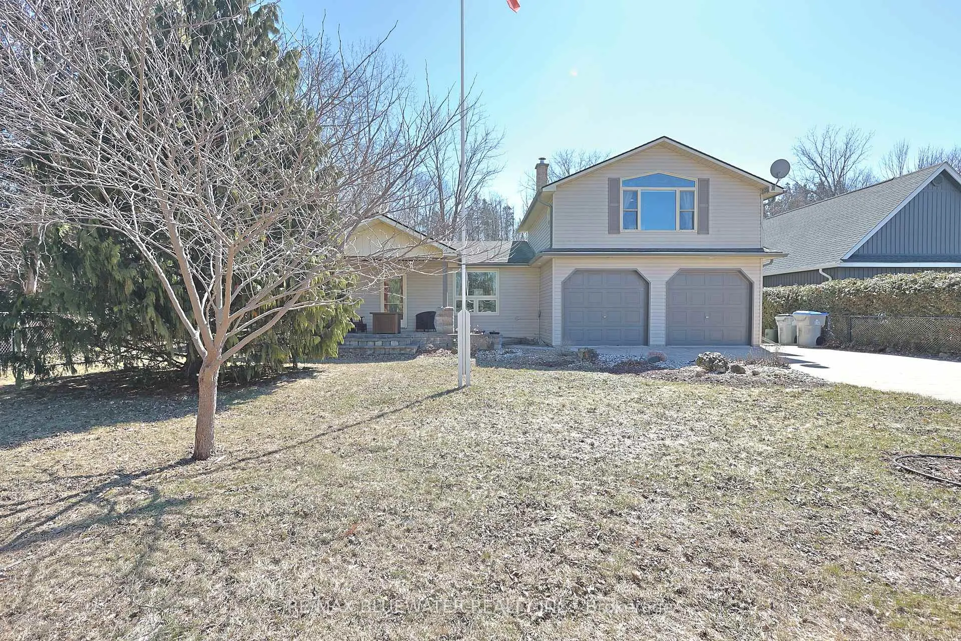 Photo 6 of 5333 Broadview Avenue, Lambton Shores — HOMEH