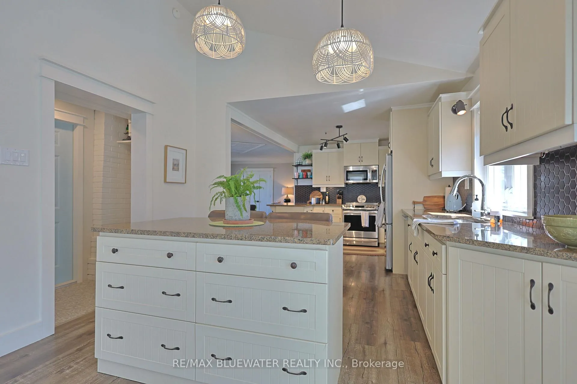 Photo 20 of 5333 Broadview Avenue, Lambton Shores — HOMEH