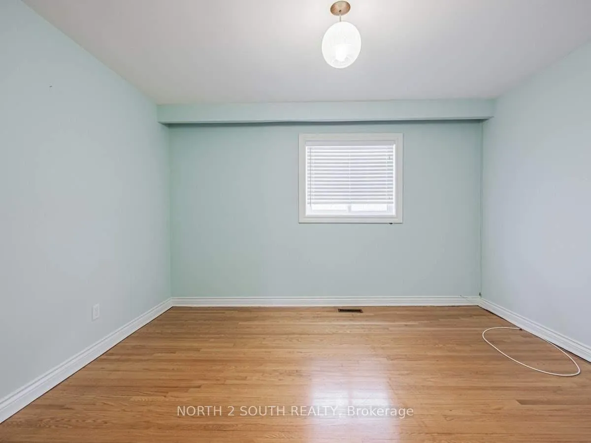 Photo 20 of 202 Garden Avenue, Georgina, Keswick North — HOMEH