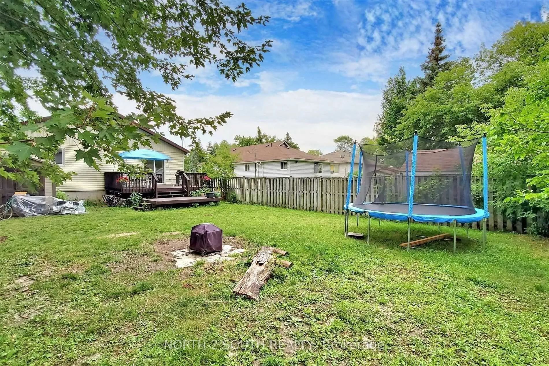 Photo 32 of 202 Garden Avenue, Georgina, Keswick North — HOMEH