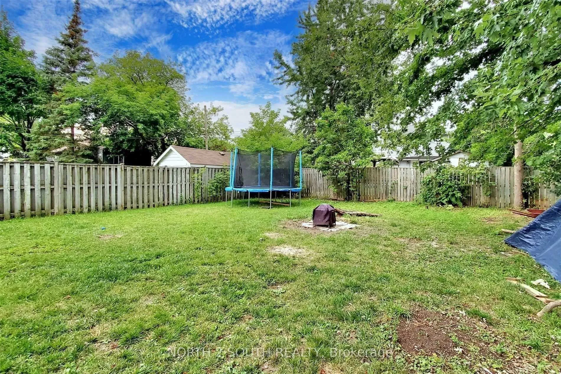 Photo 35 of 202 Garden Avenue, Georgina, Keswick North — HOMEH
