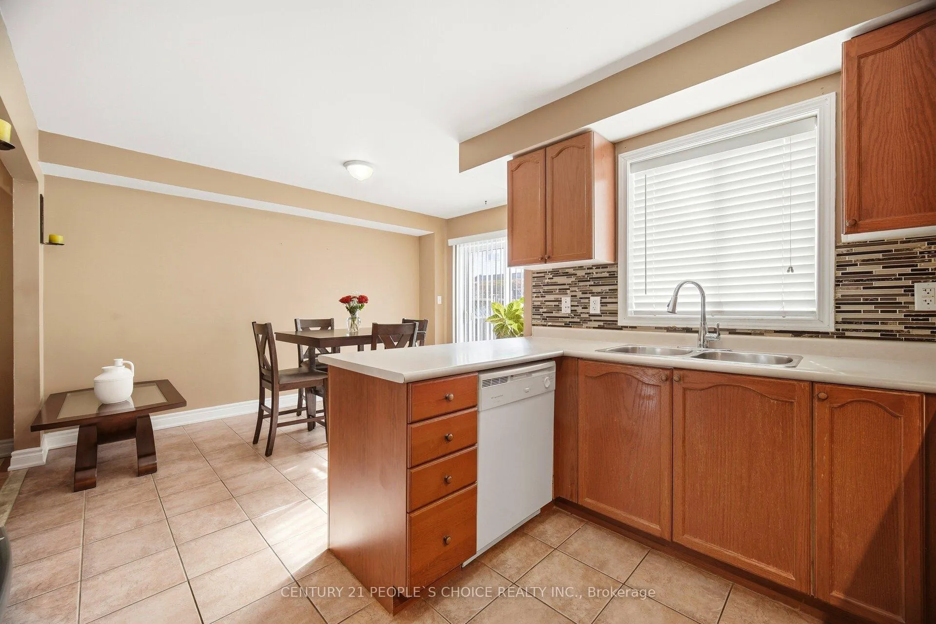 Photo 15 of 157 Panton Trail E, Milton, Dempsey — HOMEH
