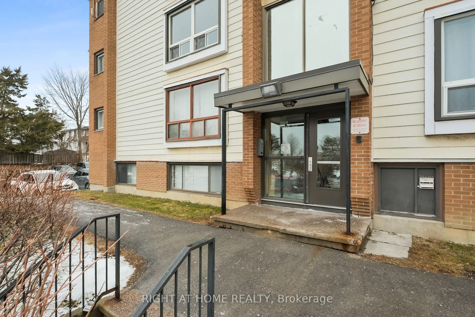 Photo 2 of Unit 11, 898 Elmsmere Road, Ottawa, Beacon Hill South — HOMEH