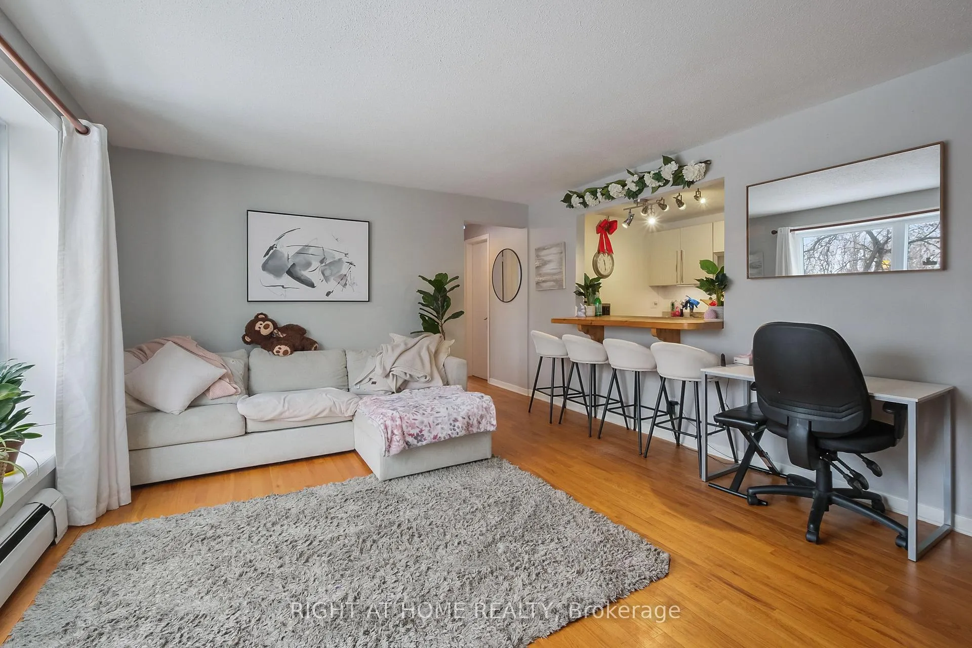 Photo 4 of Unit 11, 898 Elmsmere Road, Ottawa, Beacon Hill South — HOMEH