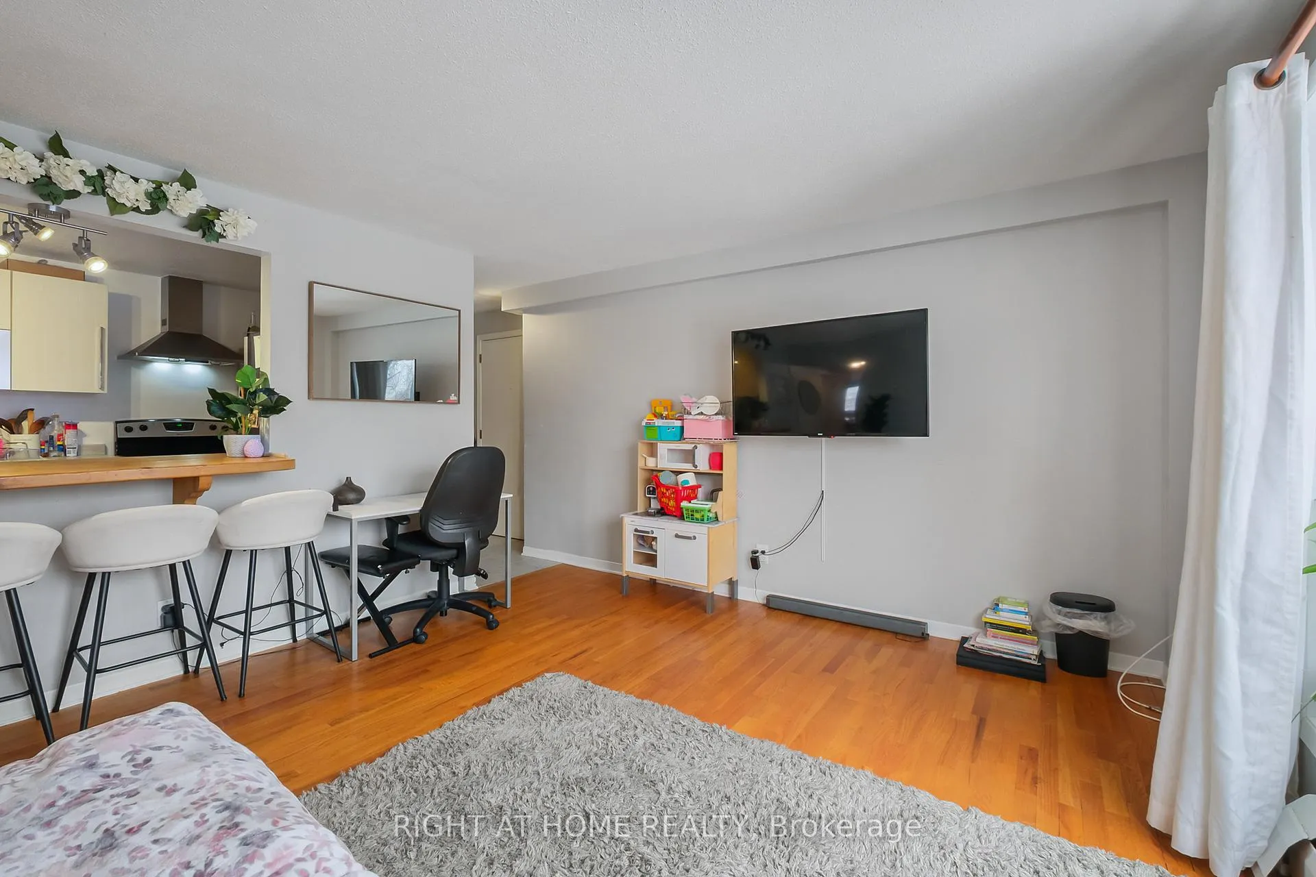 Photo 5 of Unit 11, 898 Elmsmere Road, Ottawa, Beacon Hill South — HOMEH