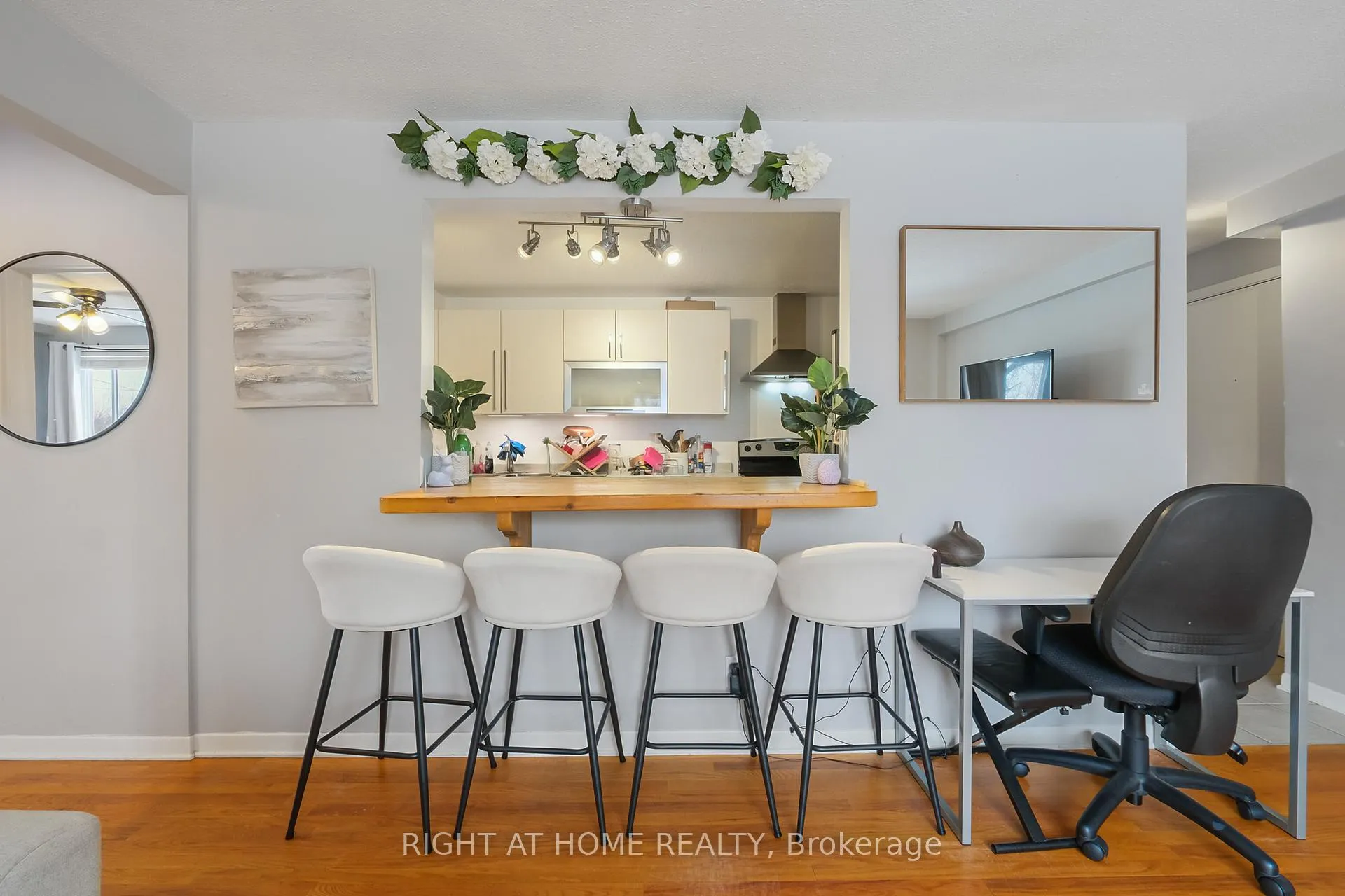 Photo 6 of Unit 11, 898 Elmsmere Road, Ottawa, Beacon Hill South — HOMEH