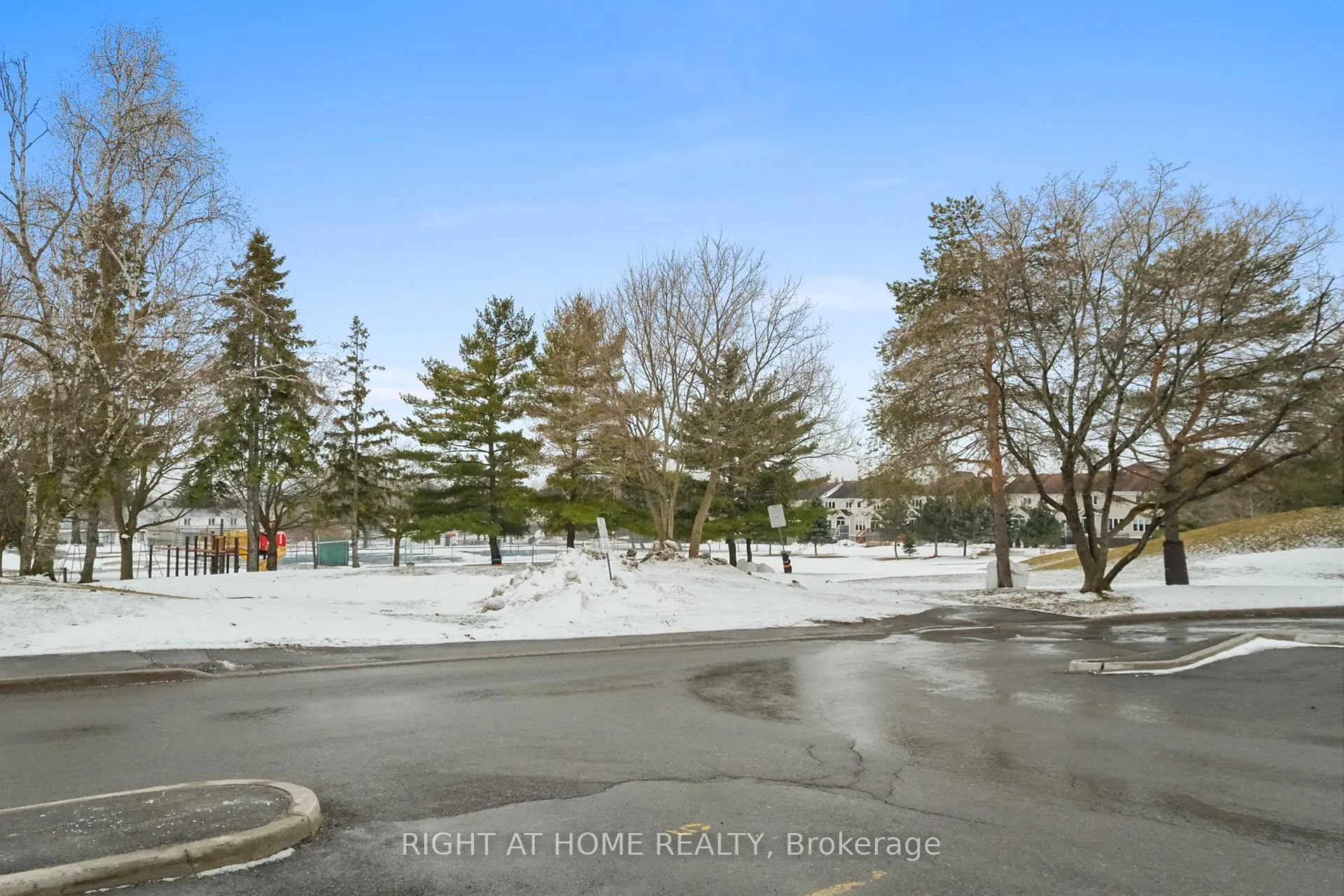 Photo 18 of Unit 11, 898 Elmsmere Road, Ottawa, Beacon Hill South — HOMEH