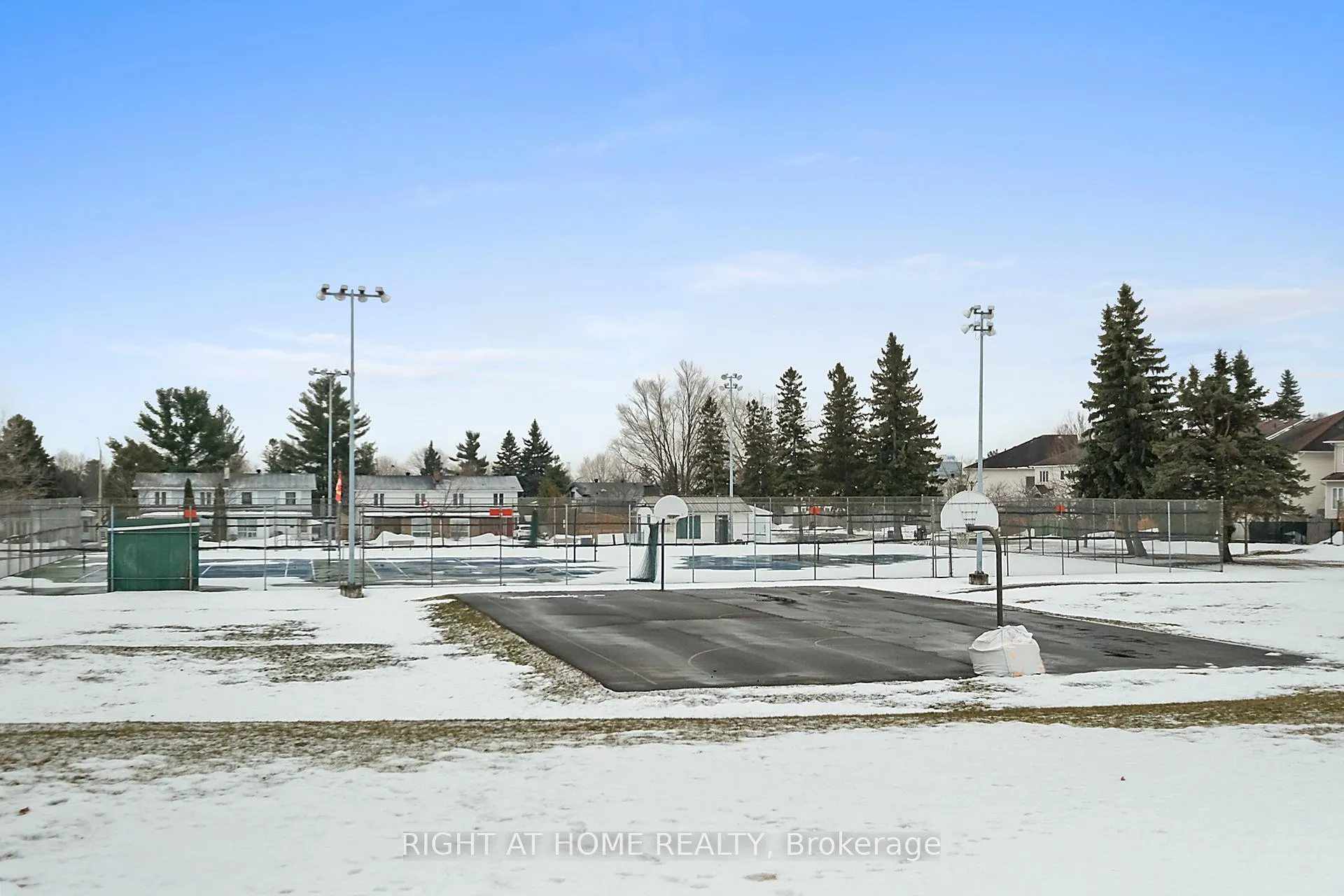 Photo 20 of Unit 11, 898 Elmsmere Road, Ottawa, Beacon Hill South — HOMEH