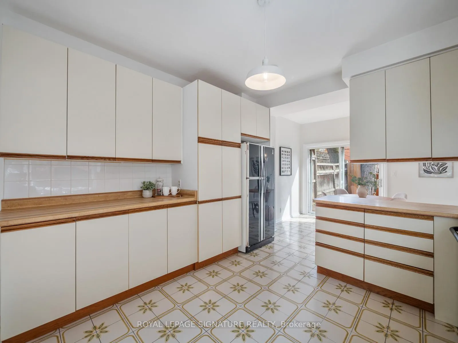 Photo 9 of 487 Sackville Street, Toronto, Cabbagetown-South St. James Town — HOMEH