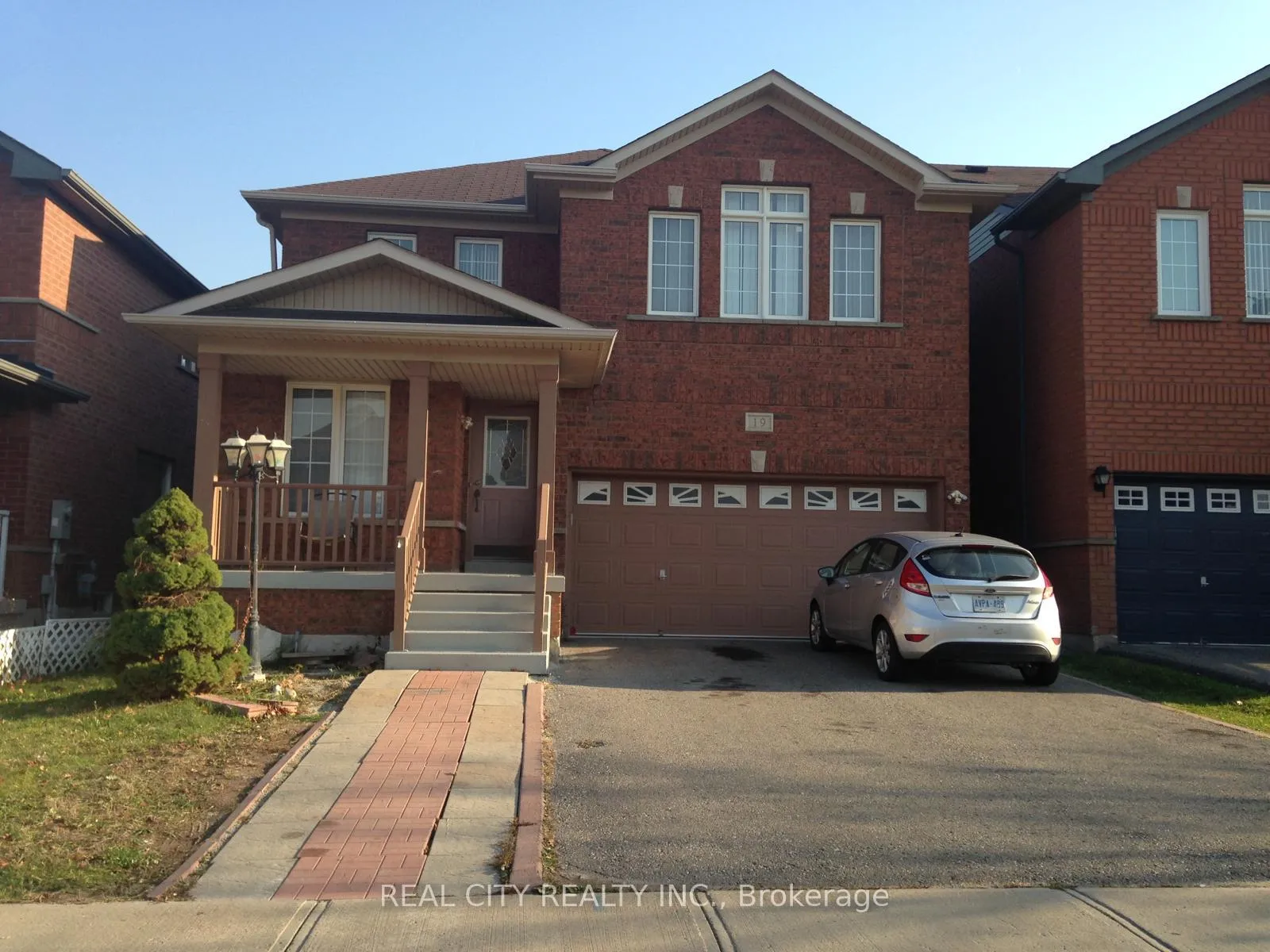 Front of 19 Fairhill Avenue