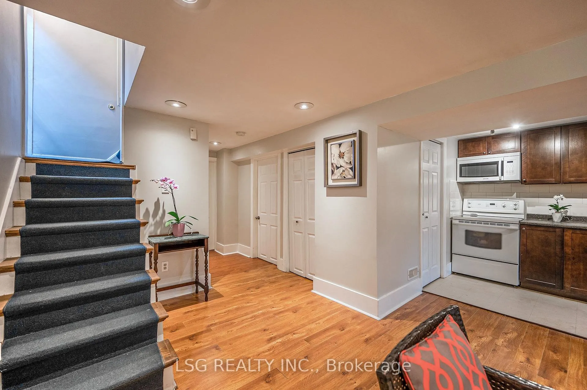 Photo 10 of Unit Lower, 182 Lawrence Avenue W, Toronto, Lawrence Park North — HOMEH