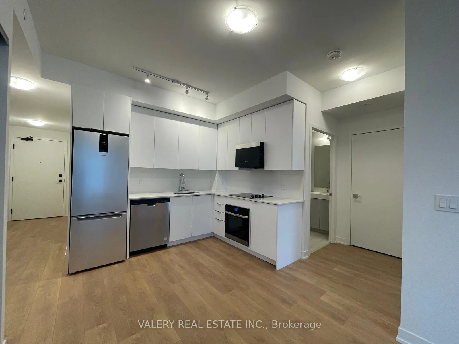 Photo 2 of Unit 1001, 474 Caldari Road, Vaughan, Concord — HOMEH