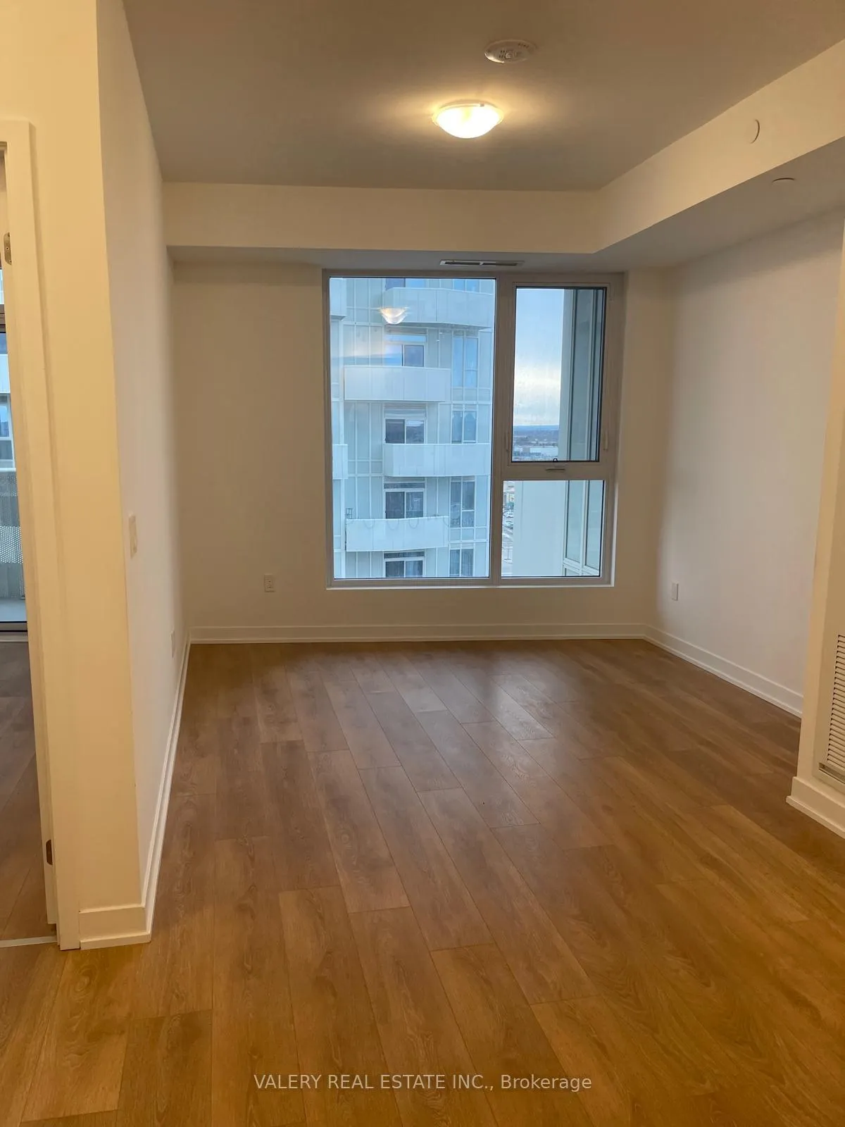 Photo 6 of Unit 1001, 474 Caldari Road, Vaughan, Concord — HOMEH