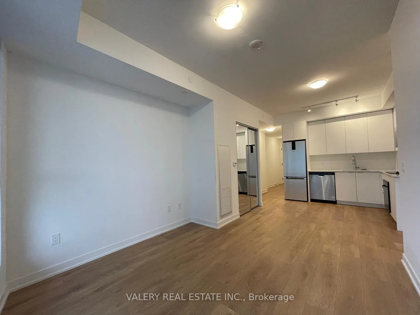Photo 7 of Unit 1001, 474 Caldari Road, Vaughan, Concord — HOMEH