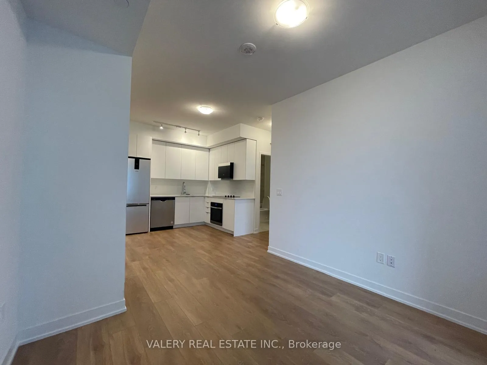 Photo 8 of Unit 1001, 474 Caldari Road, Vaughan, Concord — HOMEH