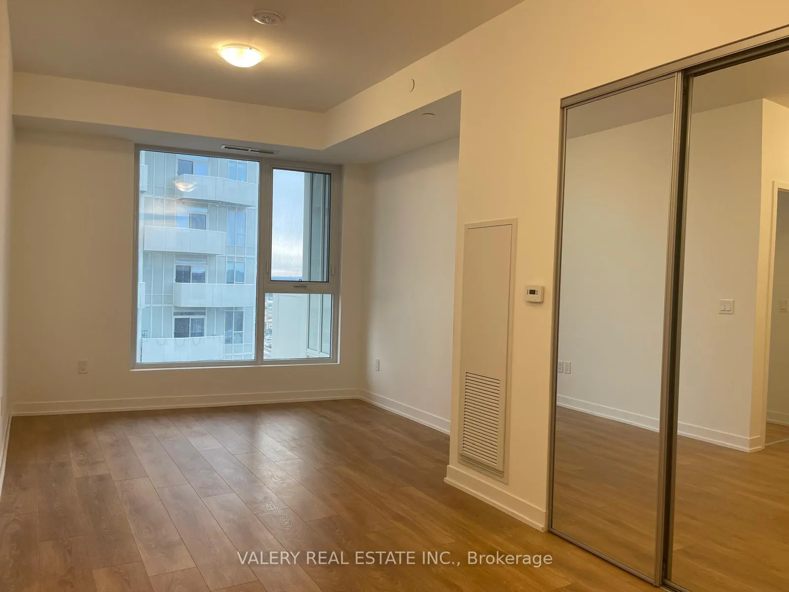 Photo 9 of Unit 1001, 474 Caldari Road, Vaughan, Concord — HOMEH