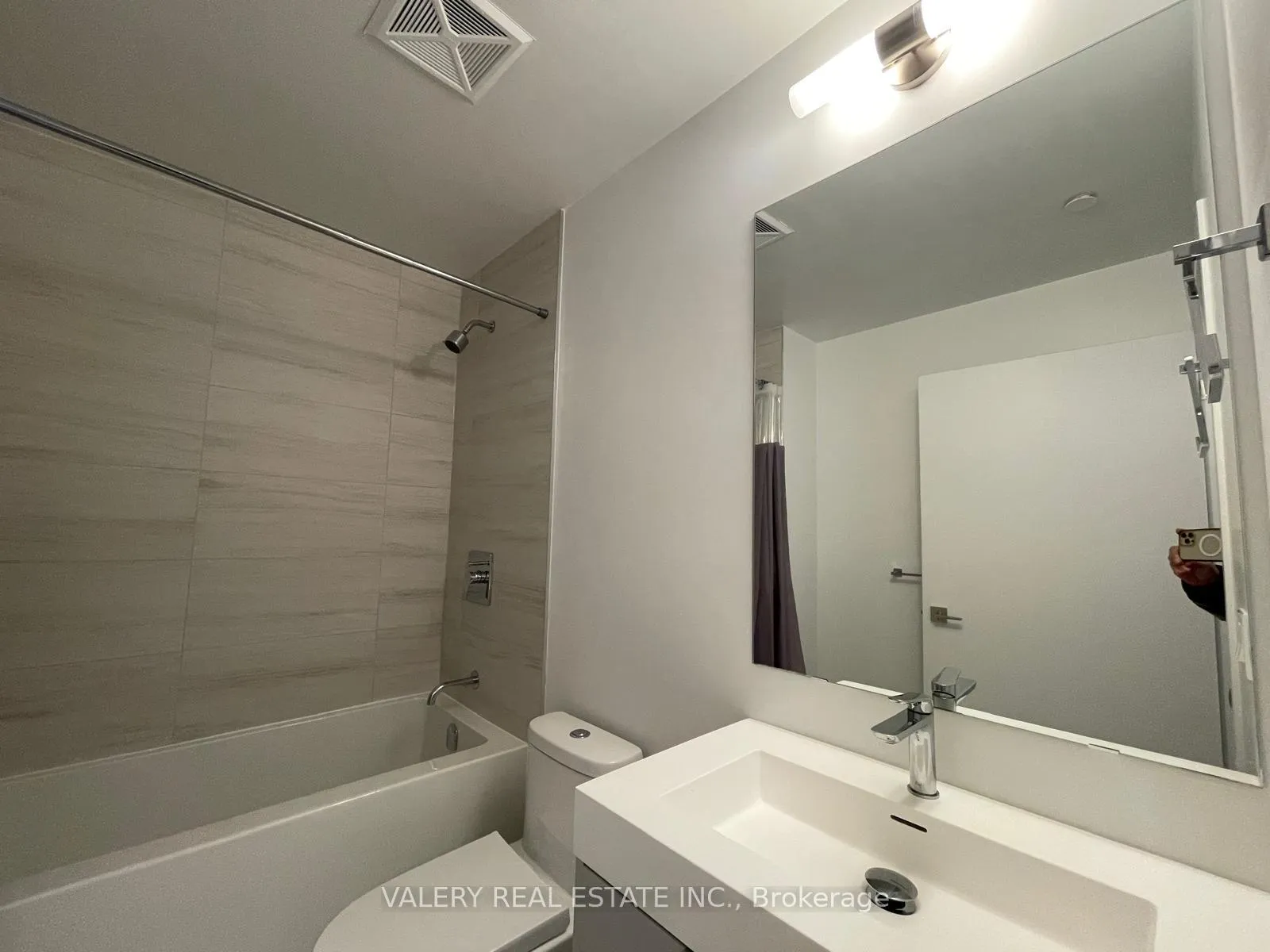 Photo 11 of Unit 1001, 474 Caldari Road, Vaughan, Concord — HOMEH
