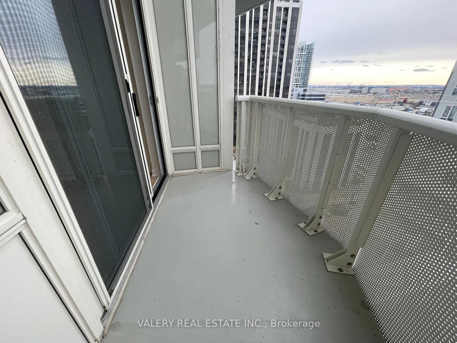 Photo 17 of Unit 1001, 474 Caldari Road, Vaughan, Concord — HOMEH