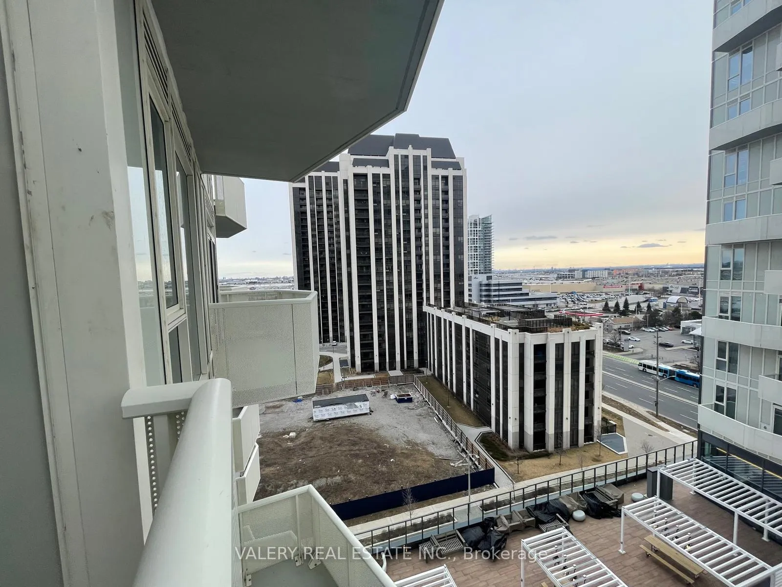 Photo 24 of Unit 1001, 474 Caldari Road, Vaughan, Concord — HOMEH