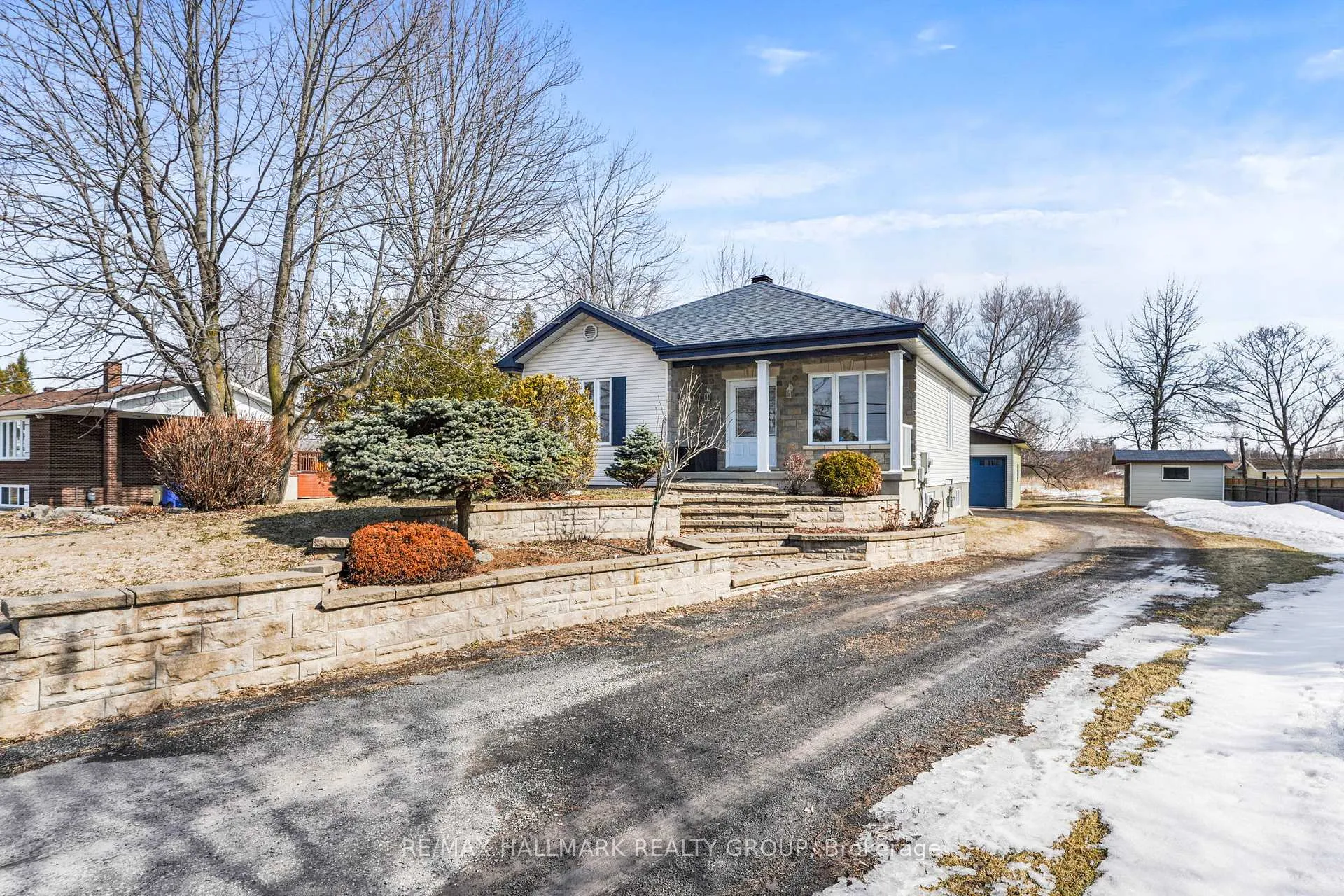 Photo 1 of 1521 County Road 4, Champlain, L'Orignal — HOMEH