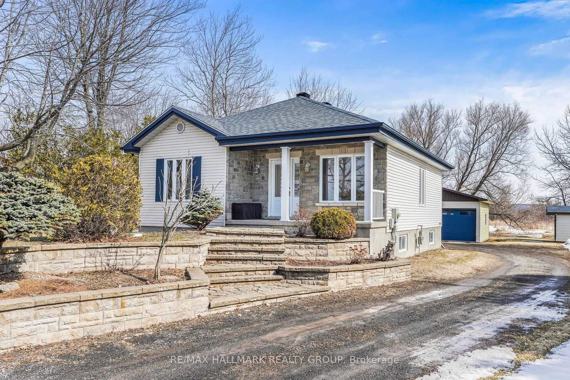 Photo 3 of 1521 County Road 4, Champlain, L'Orignal — HOMEH