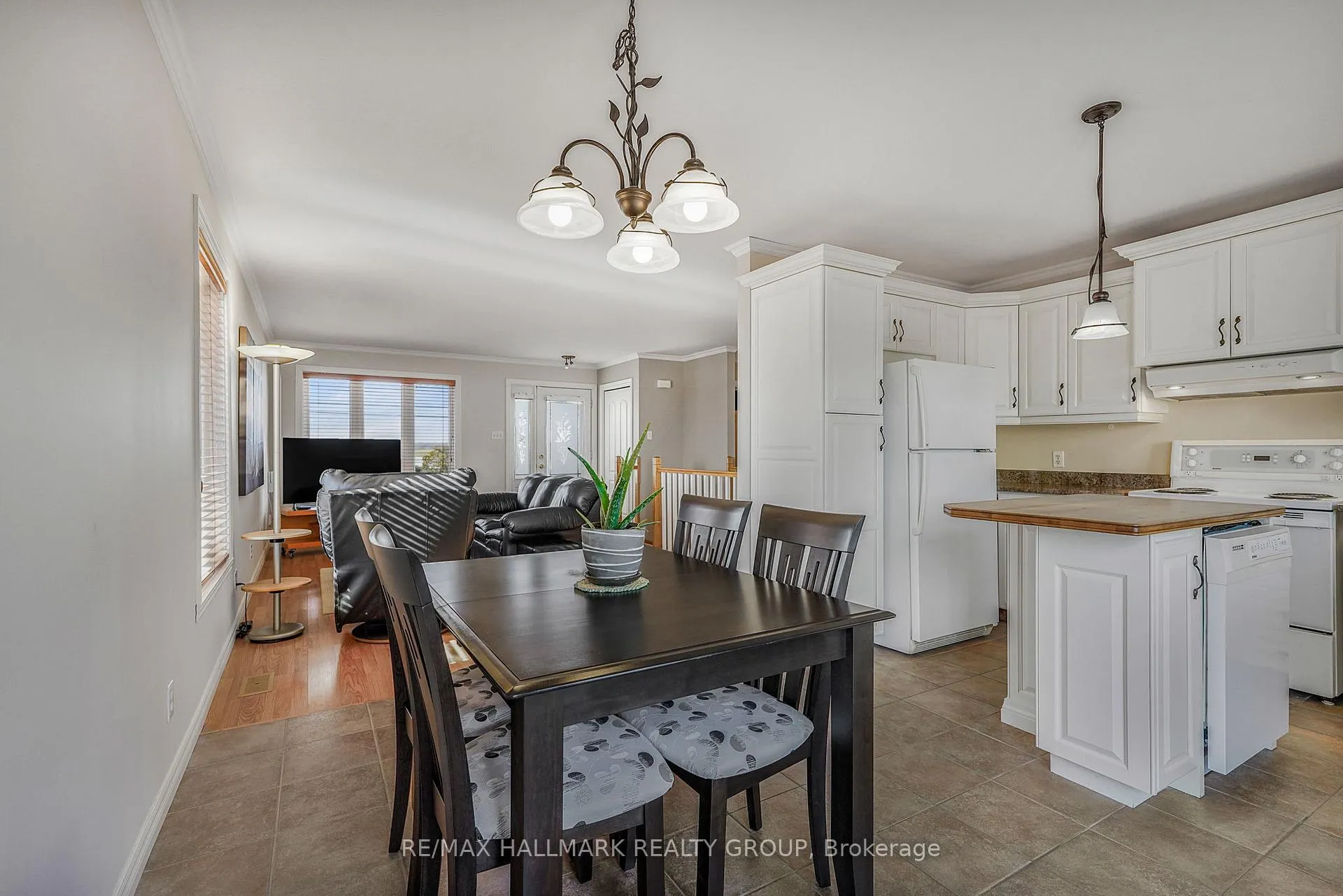 Photo 13 of 1521 County Road 4, Champlain, L'Orignal — HOMEH
