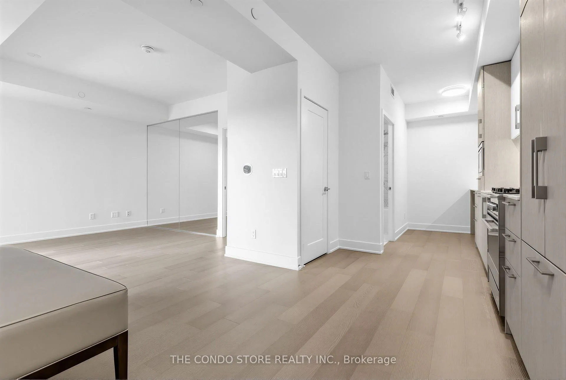 Photo 2 of Unit 406, 8 Manor Road W, Toronto, Yonge-Eglinton — HOMEH