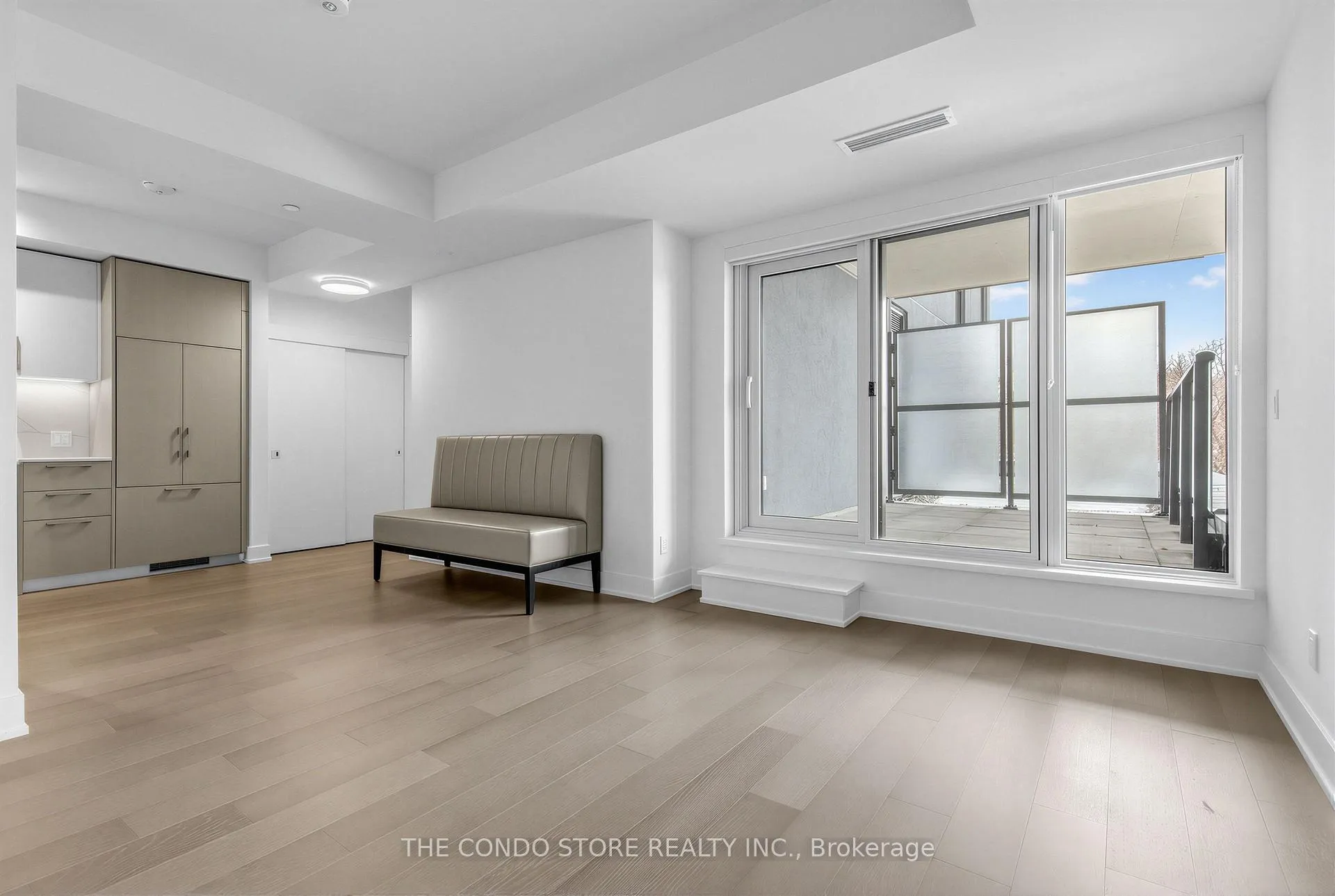 Photo 11 of Unit 406, 8 Manor Road W, Toronto, Yonge-Eglinton — HOMEH