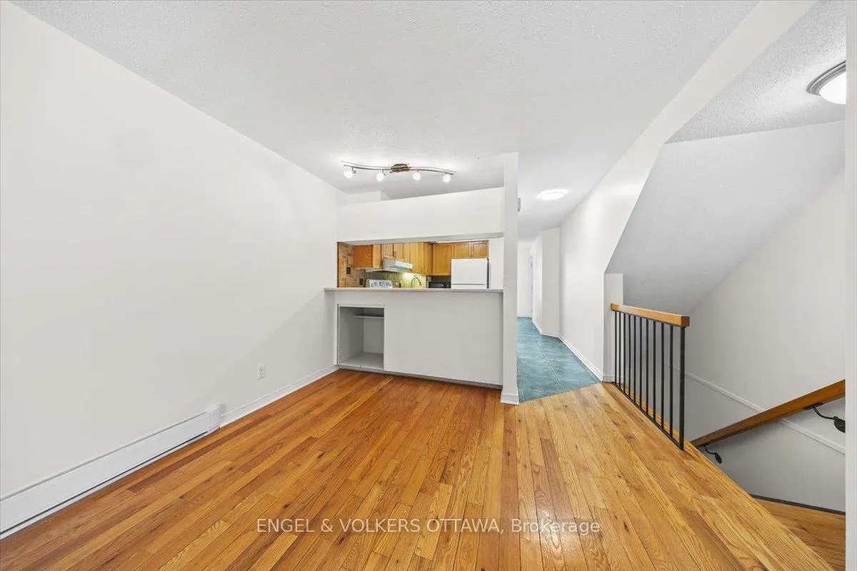 Photo 8 of Unit A, 6748 Jeanne D'arc Boulevard, Ottawa, Convent Glen North — HOMEH
