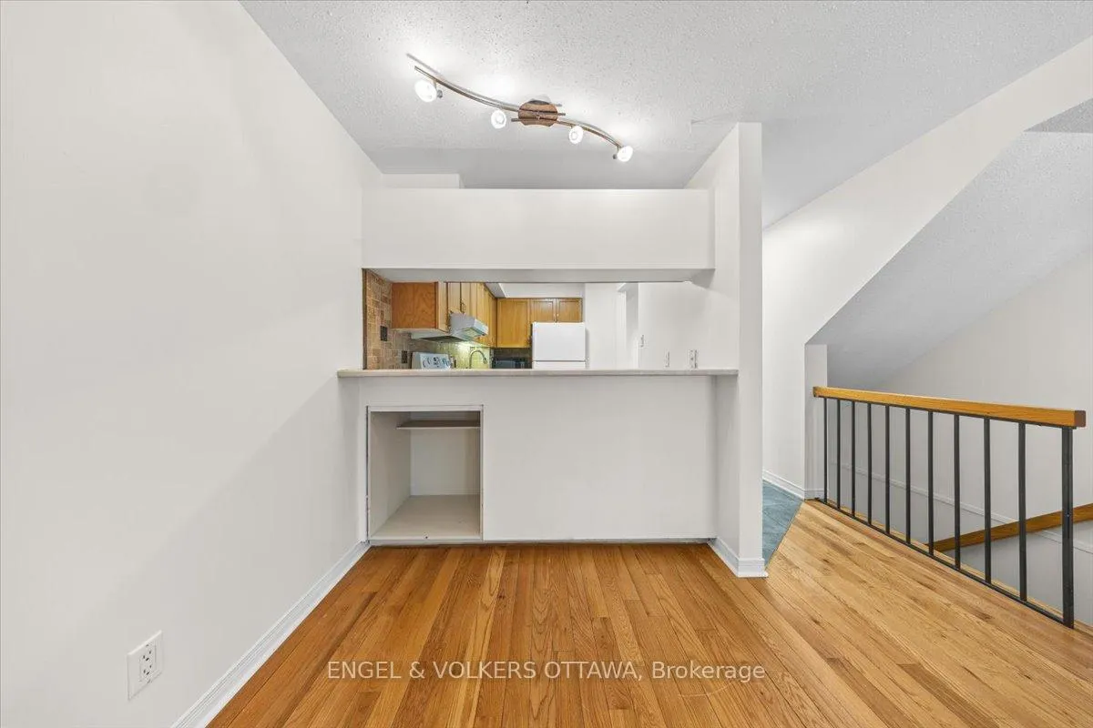 Photo 9 of Unit A, 6748 Jeanne D'arc Boulevard, Ottawa, Convent Glen North — HOMEH