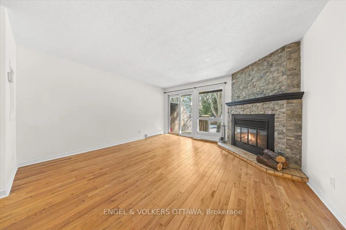 Photo 10 of Unit A, 6748 Jeanne D'arc Boulevard, Ottawa, Convent Glen North — HOMEH
