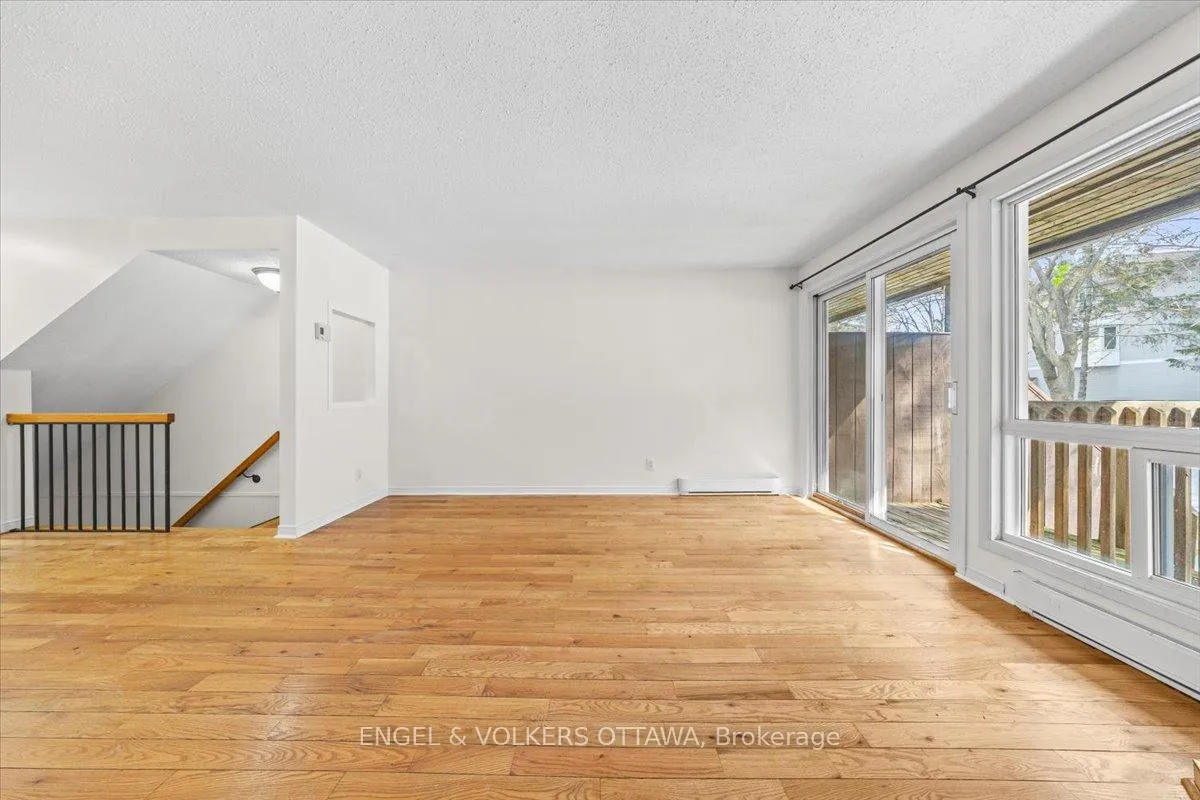 Photo 11 of Unit A, 6748 Jeanne D'arc Boulevard, Ottawa, Convent Glen North — HOMEH