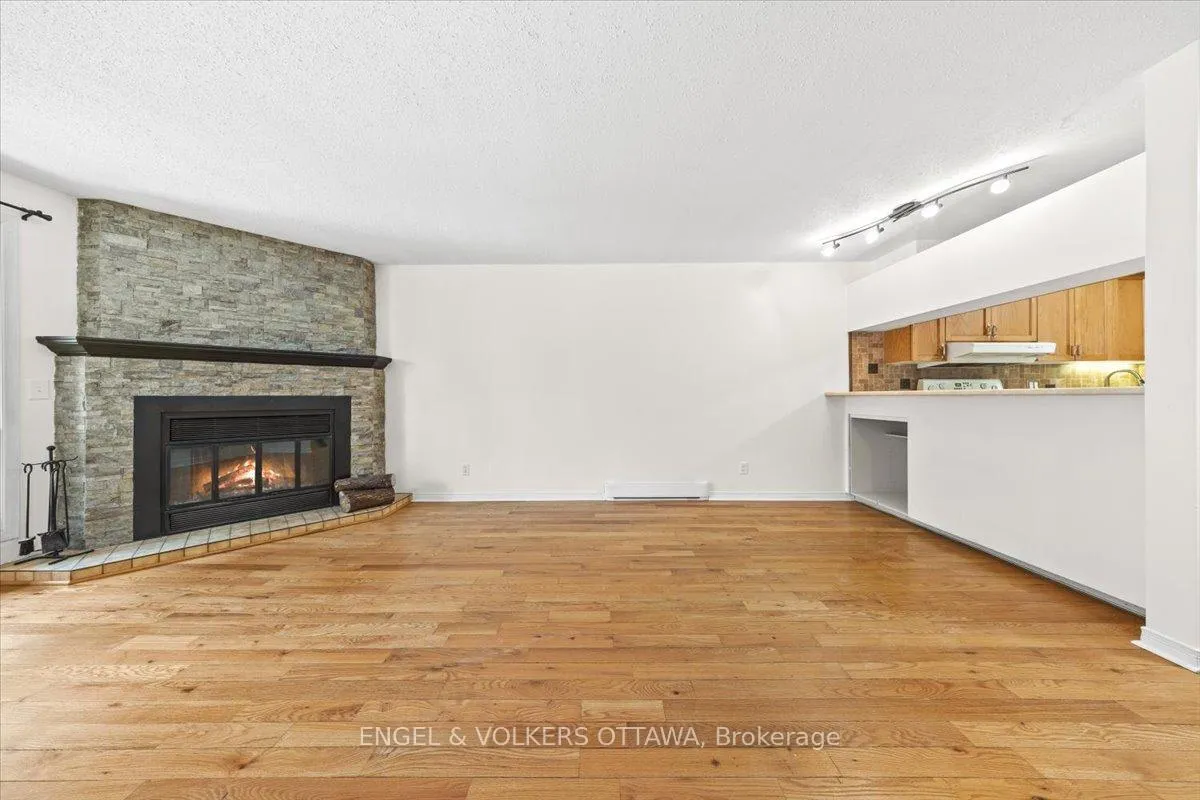 Photo 12 of Unit A, 6748 Jeanne D'arc Boulevard, Ottawa, Convent Glen North — HOMEH