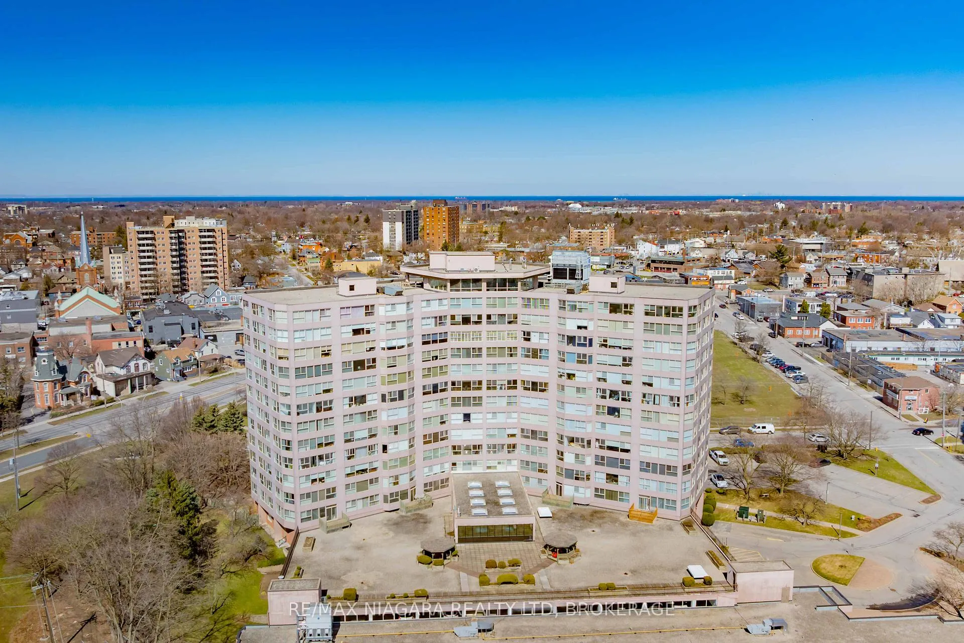 Photo 2 of Unit 109, 7 Gale Crescent, St. Catharines, E. Chester — HOMEH