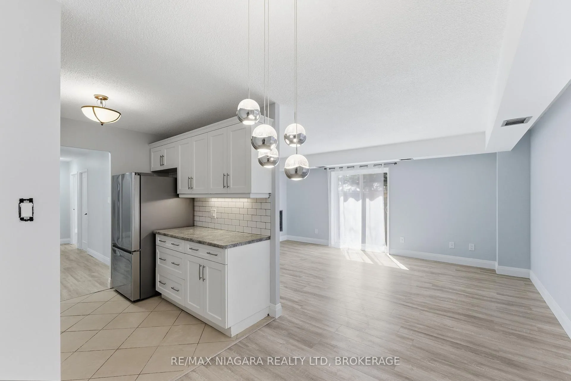 Photo 7 of Unit 109, 7 Gale Crescent, St. Catharines, E. Chester — HOMEH