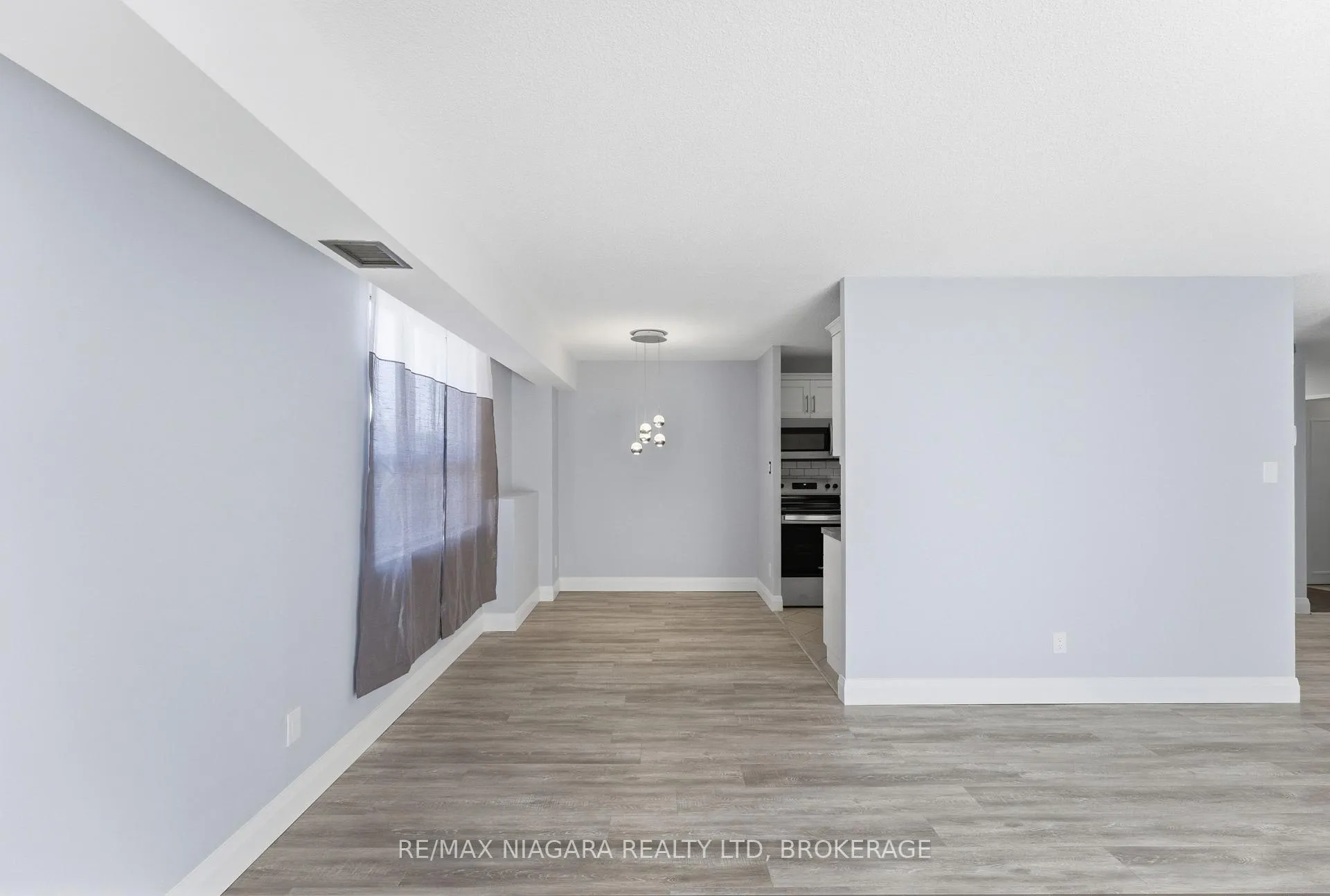 Photo 8 of Unit 109, 7 Gale Crescent, St. Catharines, E. Chester — HOMEH