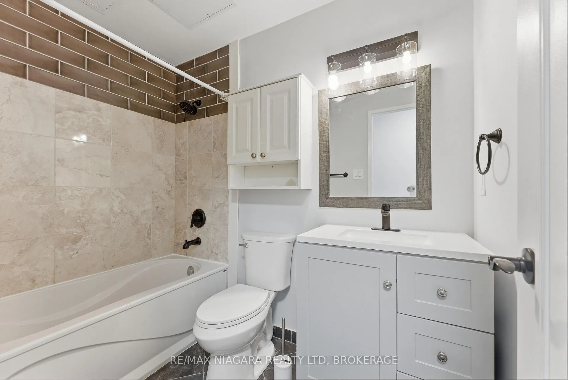 Photo 16 of Unit 109, 7 Gale Crescent, St. Catharines, E. Chester — HOMEH
