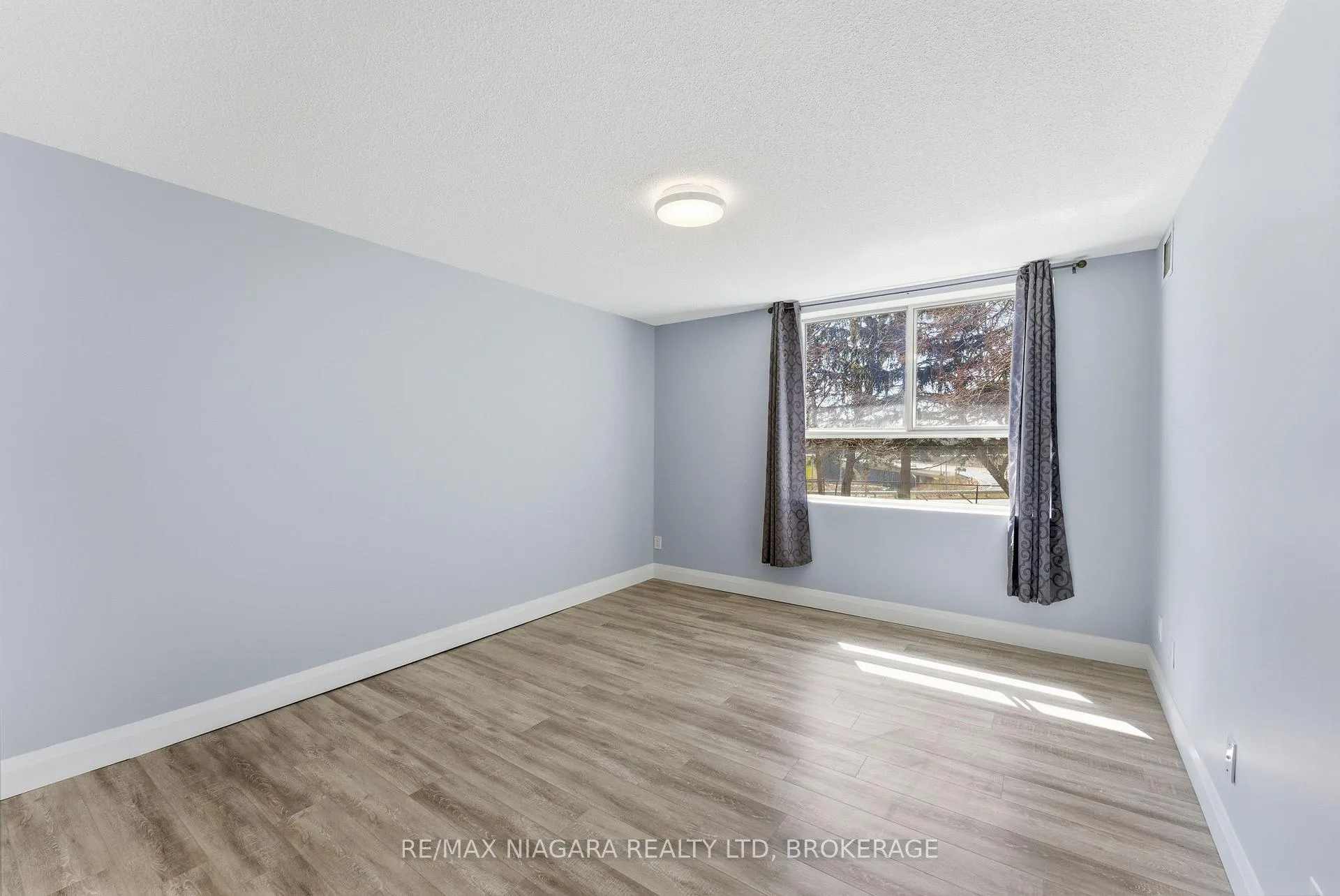 Photo 18 of Unit 109, 7 Gale Crescent, St. Catharines, E. Chester — HOMEH