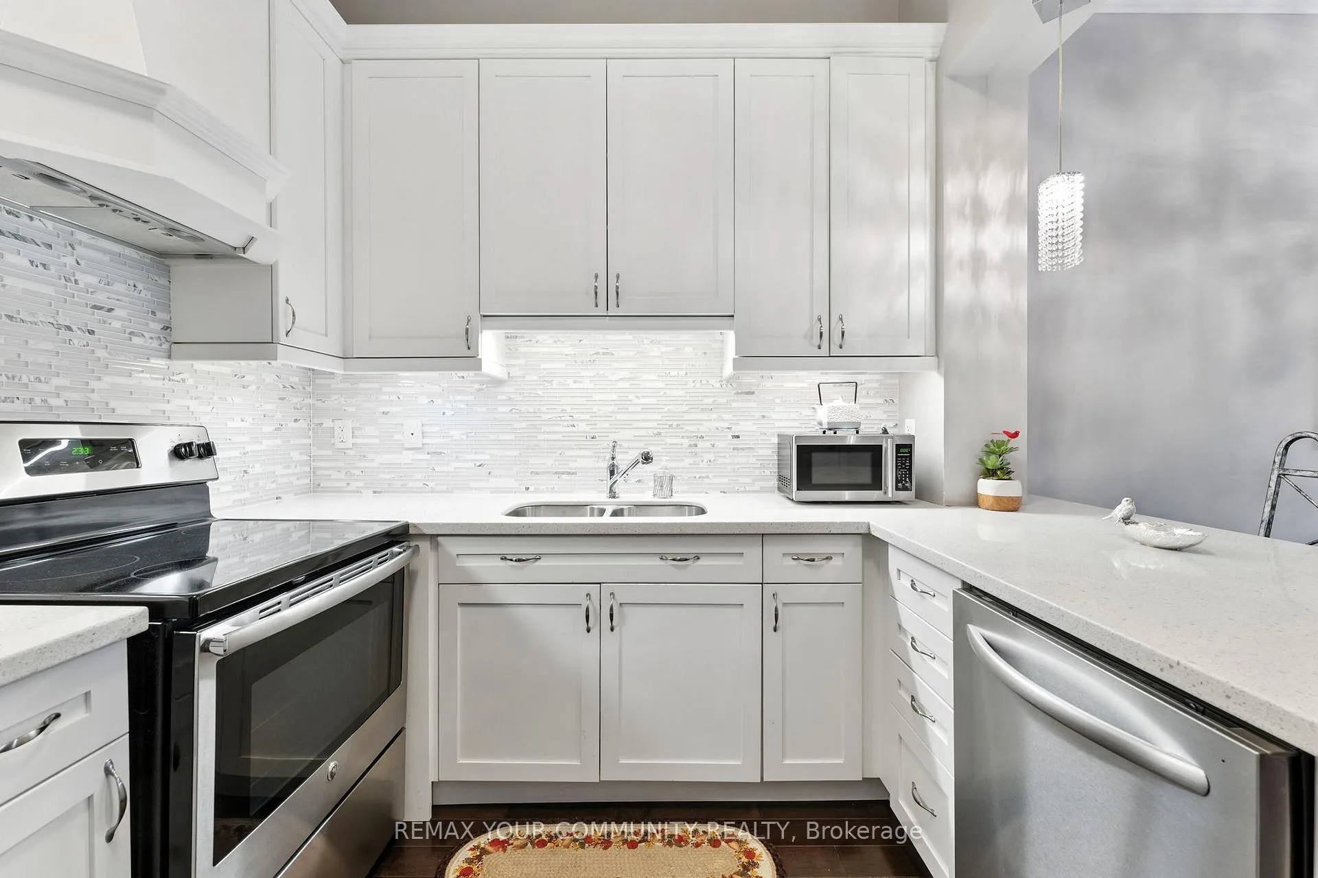 Photo 5 of Unit 101, 80 Burns Boulevard, King, King City — HOMEH
