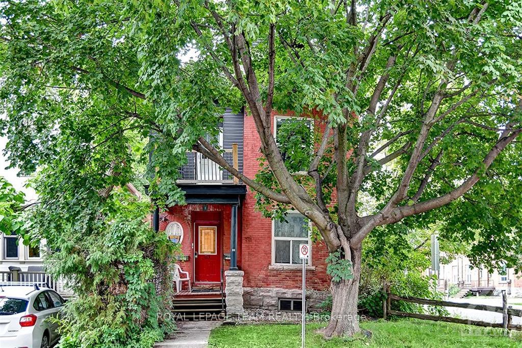 Front of Unit 2, 63 Sweetland Avenue
