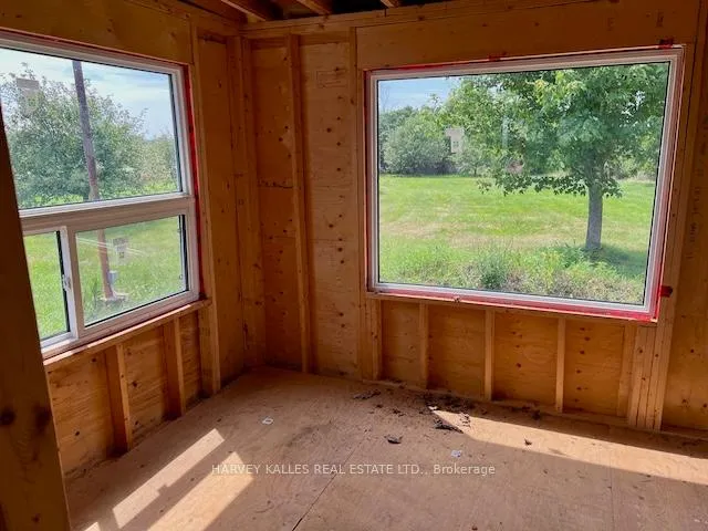 Photo 4 of 11 Melville Road, Prince Edward County, Hillier Ward — HOMEH